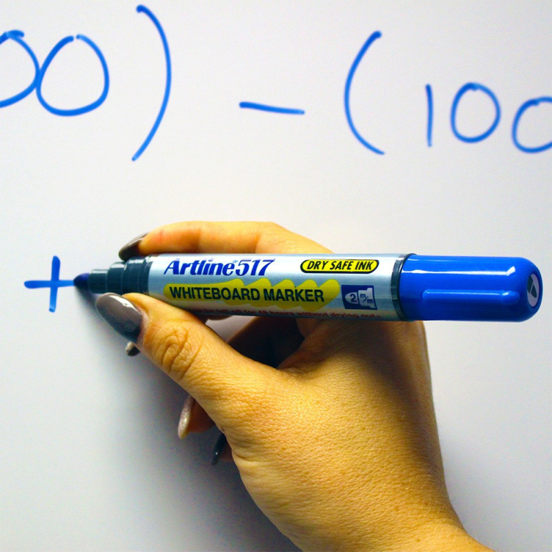 Valkotaulutussi Musta Artline 517 - parasta laatua luokkahuoneille ja esitelmöintiin