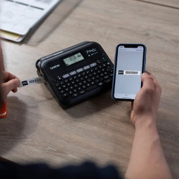 Brother PT-D460BTVP P-Touch tarrakirjoitin työpöydälle / sisältää kantolaukun