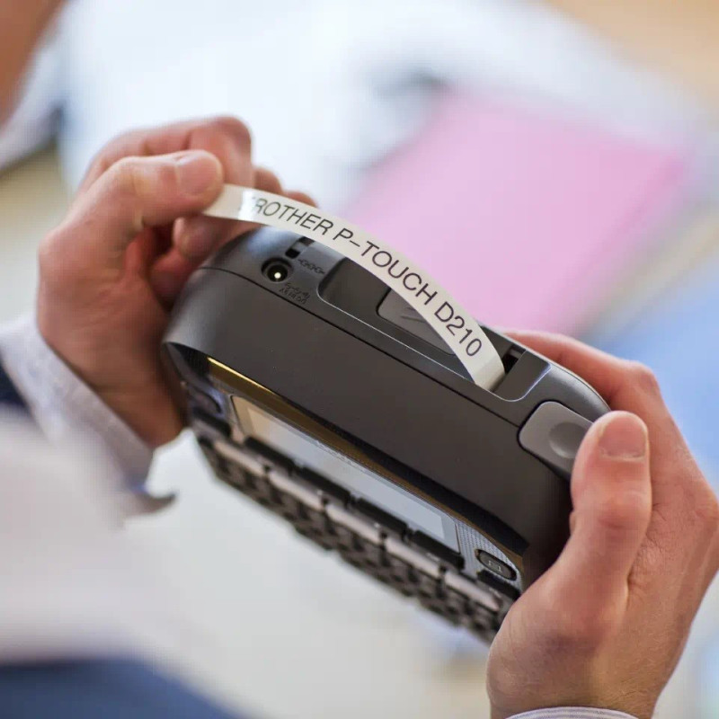 Brother PT-D210vp tarrakirjoitin - työpöytätarratulostin toimistoon