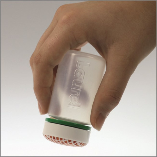 Kirjeenkostutin pullomalli