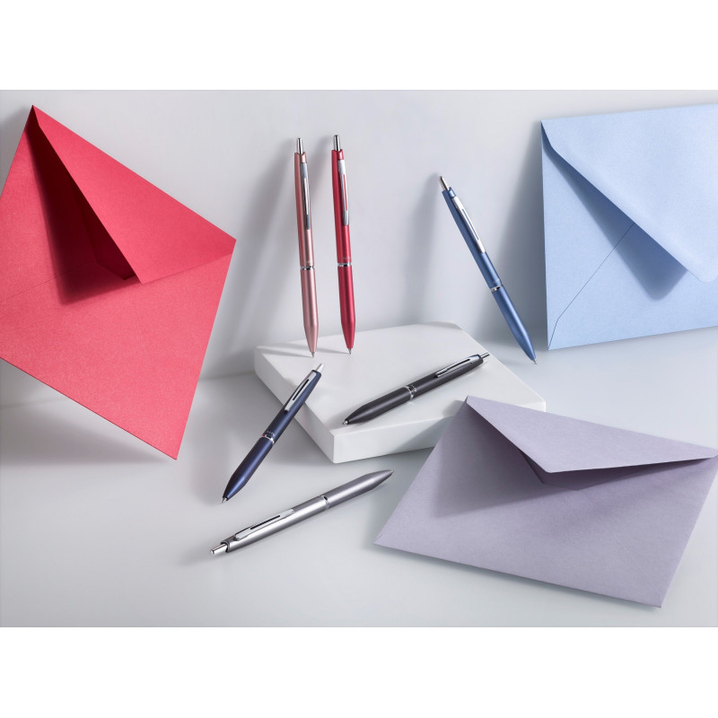 Pilot Acro 1000 Kuulakynä - hämmästyttävän sileää kirjoittamista