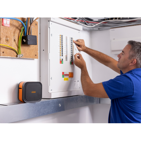 Brother Cube PT-E920BT Pro Edge Tarrakirjoitin