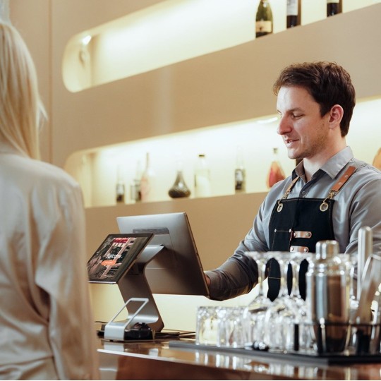 Sunmi T3 on siro, mutta täysiverinen kassakone kiinteään kassapisteeseen.