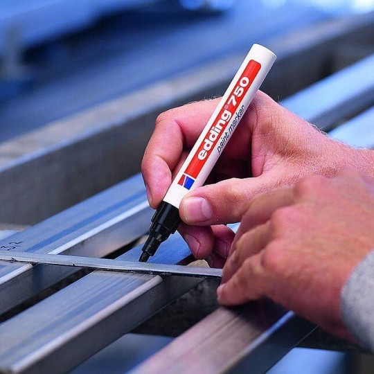 Maalikynä 2-4mm Edding 750 Paint Marker, tarkkaan ja pysyvään merkintään
