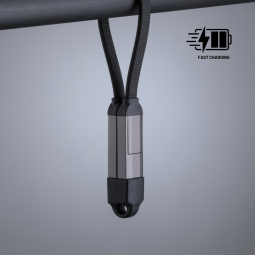 Kompakti all-in-one latausratkaisu OPTI Compact Keychain Cable, joka on kiinnittyy helposti avaimiin tai laukkuihin.