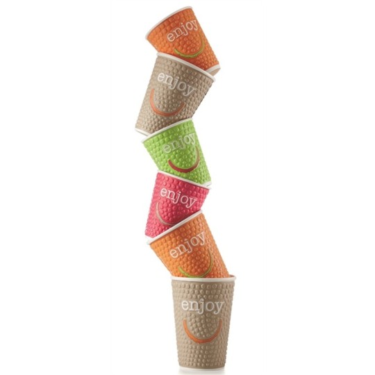 Huhtamäen kohokuvioinen, iloisen värinen ja hymyilevä 250 ml:n Enjoy-kuumakuppi tuo päivään piristystä
