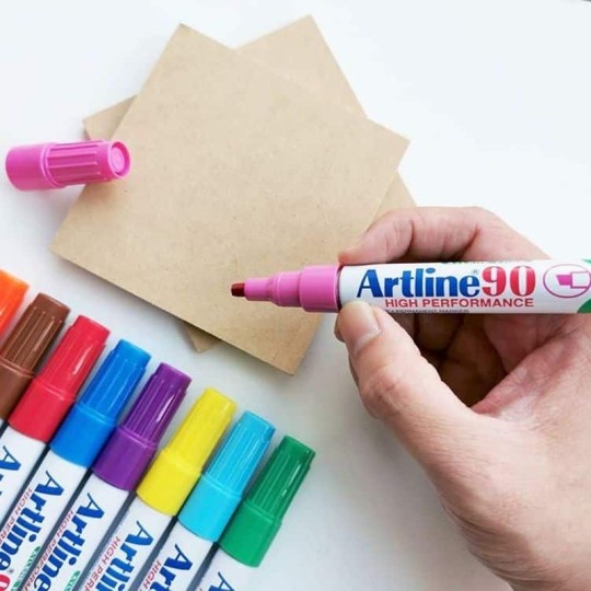 Huopakynäsarja 10 väriä Artline 90 soveltuu käytettäväksi useimmilla pinnoilla kuten paperi, pahvi, muovi, metalli ja lasi.